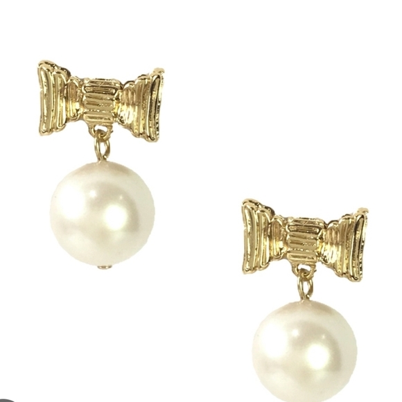 Kate Spade Jewelry - Kate Spade Cream Gold ALL WRAPPED UP IN PEARLS Bow Faux Pearl Earrings